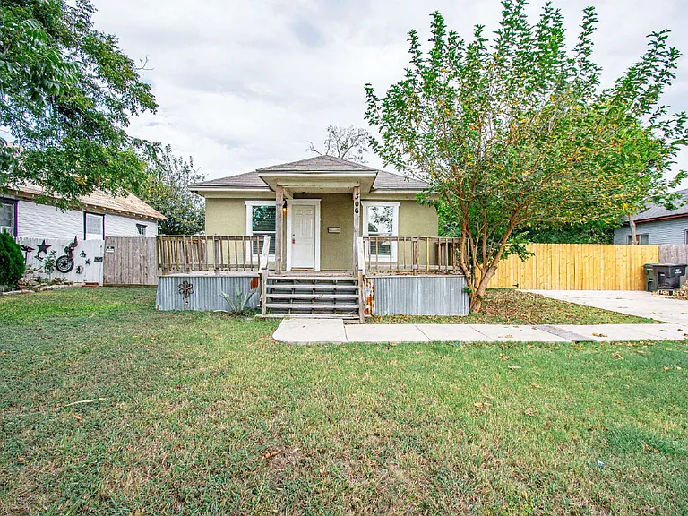 306 S 25th St — Photo 1