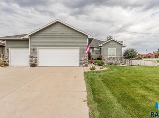 6742 E 43rd St, Sioux Falls, SD 57110
