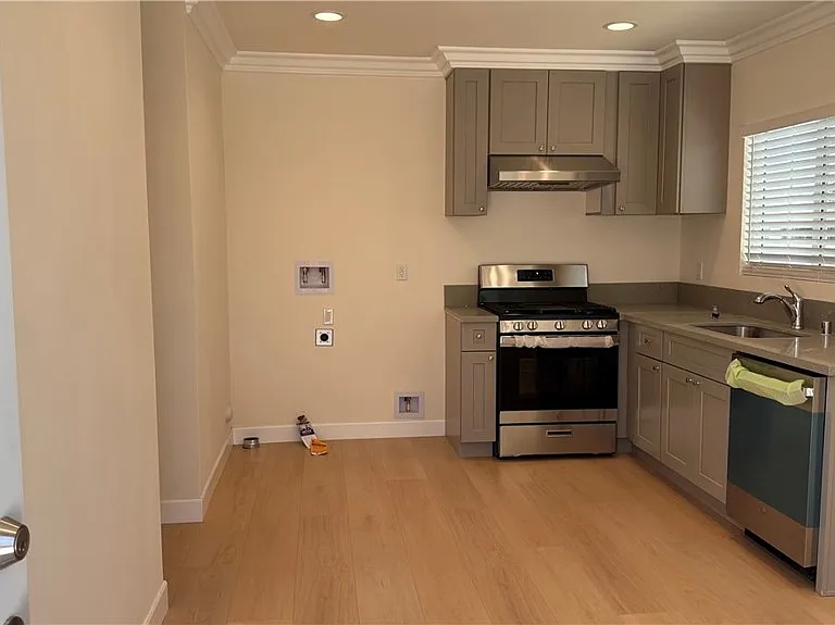 3827 Esmeralda Ave #B — Photo 3
