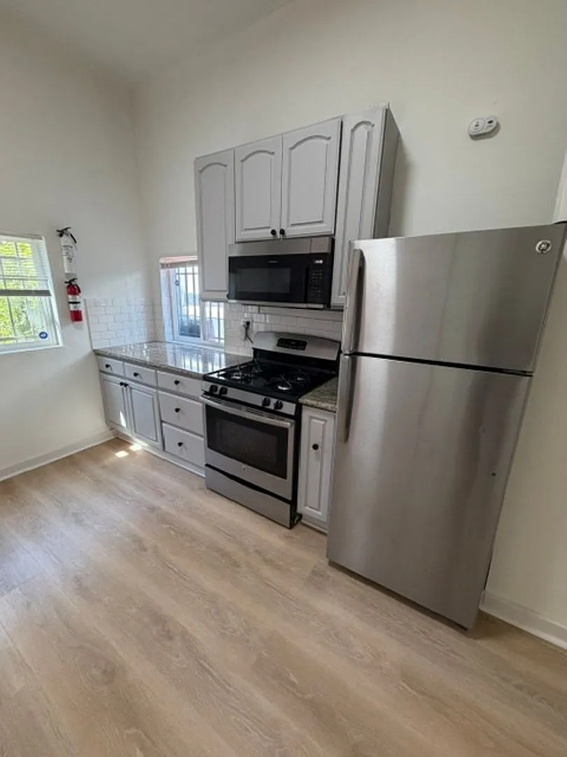 1 Bedroom/1 Bath Lower Unit — Photo 4