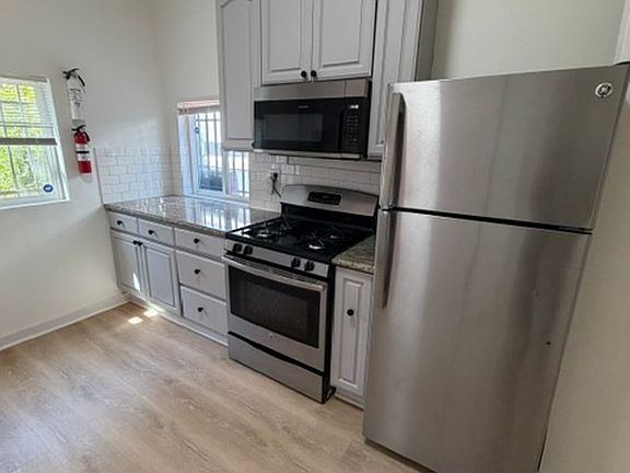 4th image of 1665 8th St #1661