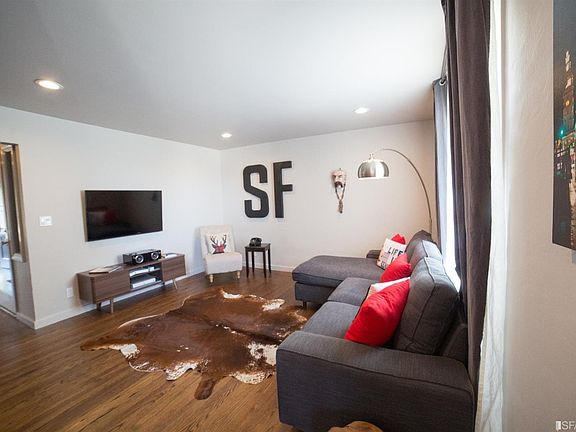 3rd image of 51 Bridgeview Dr