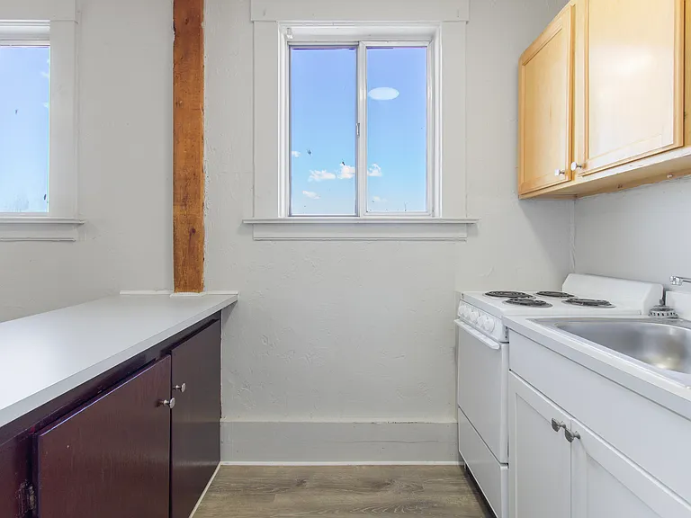 128 Broadway Ave N #2 — Photo 11