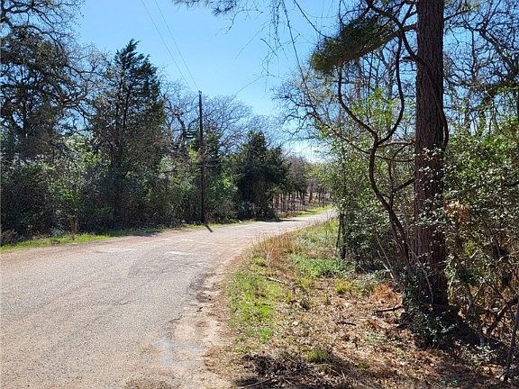 3rd image of 550 Cypress Trail Loop