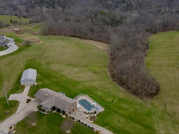 4th image of 1679 Hackett Ridge Rd