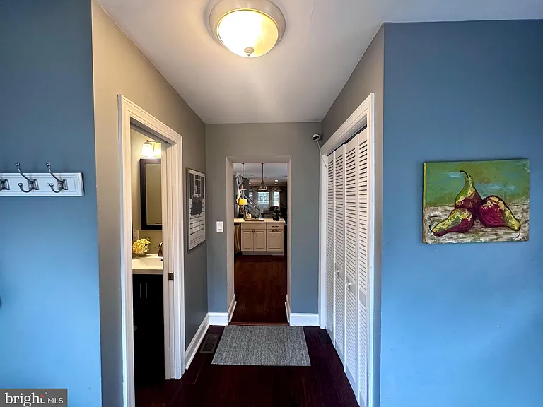 24 Thomas Ave — Photo 22