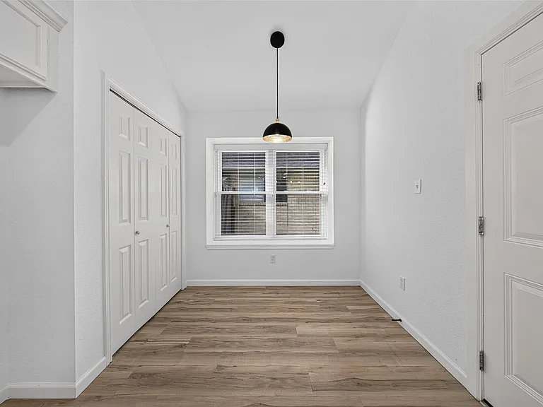 17006 Enchanted Cir E — Photo 15