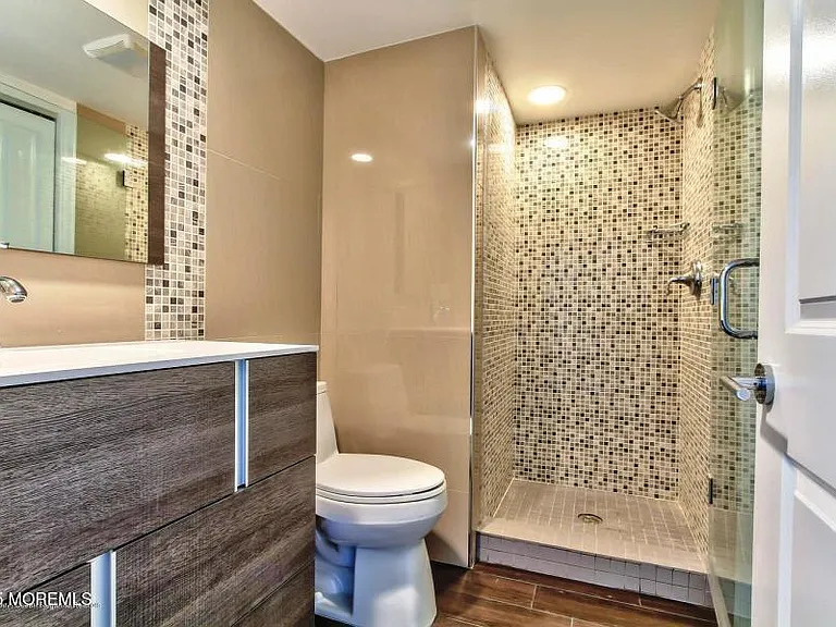 1926 Ocean Ave #14 — Photo 18