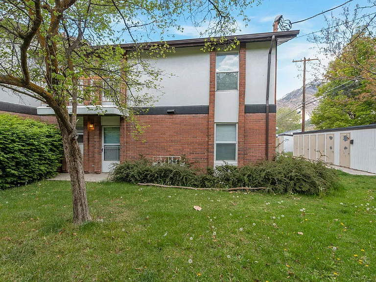 770 N Main St #11 — Photo 3