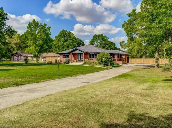 542 Paris Rd, Brant, ON N3L 3E1
