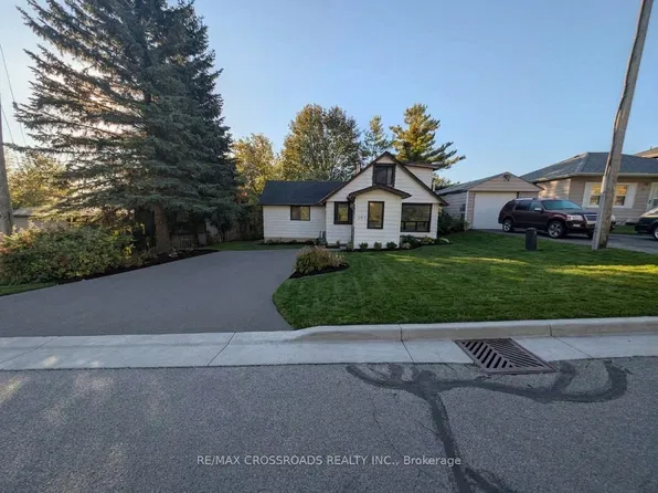 261 Lakeview Blvd, Georgina, ON L4P 2Y4