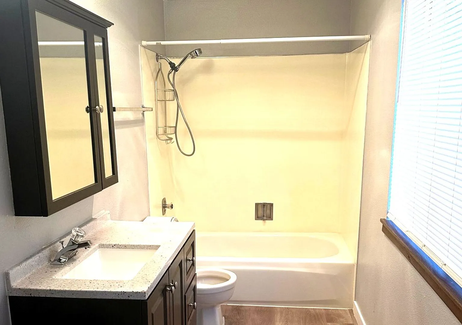 JC0680 - Dolph Court Apartments — Photo 1
