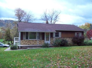 23 Cabin Ln, Milroy, PA 17063