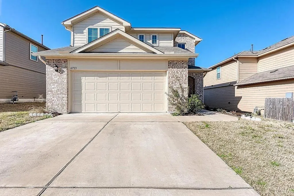 3 bed, 1795 sqft, $2,200 — Photo 2