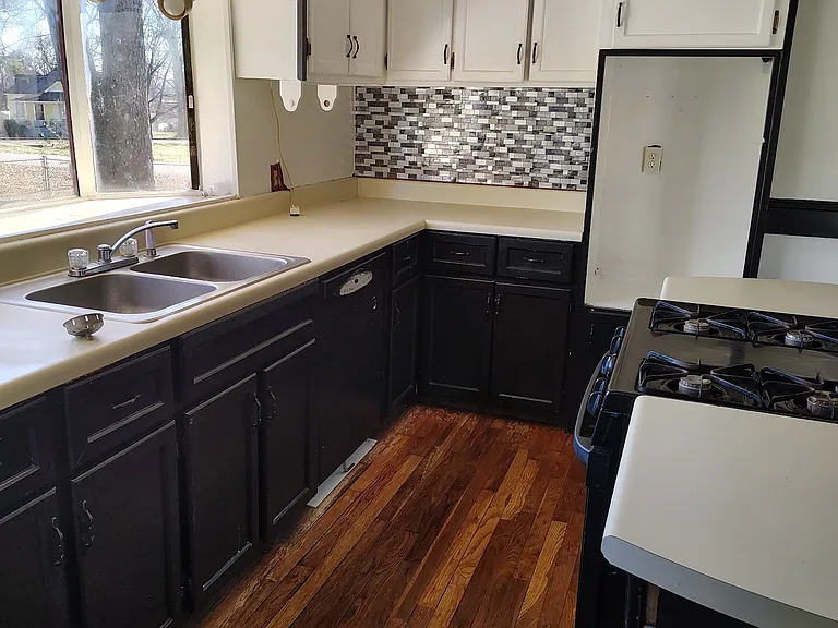 23 1/2 Sommersworth Ave — Photo 14