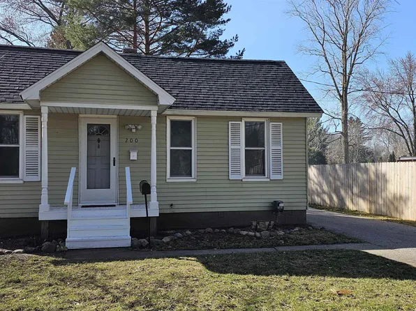 200 Nebobish Ave, Essexville, MI 48732