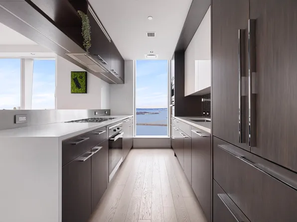 1 Manhattan Square image 8 of 33