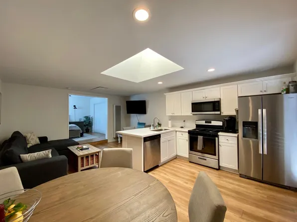 1872 Goldboro St, San Diego, CA 92110