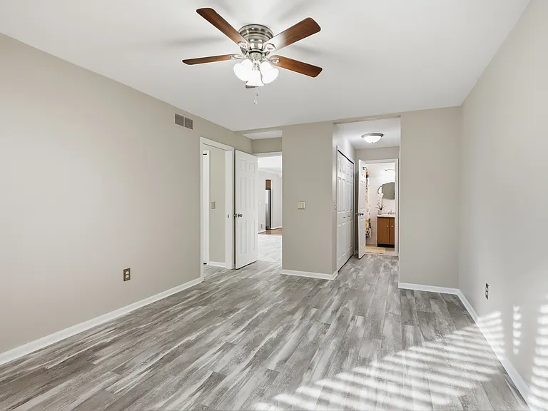 408 Country Club Dr — Photo 5