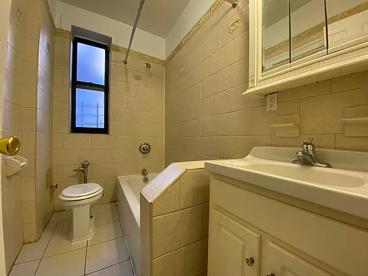 Rented by Compass | media 9