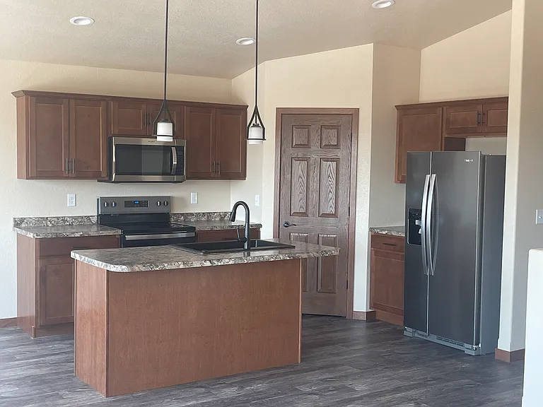 656 Civil Way — Photo 13