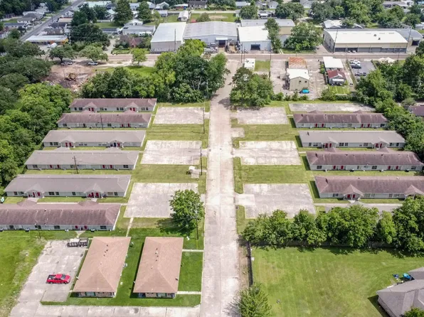 603 Yvonne St, New Iberia, LA 70560