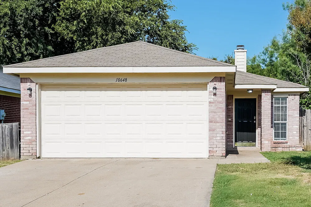 3 bed, 2.0 bath, 1277 sqft, $1,790 — Photo 1