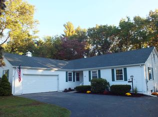 11 Hornbeam Hill Rd, Chelmsford, MA 01824