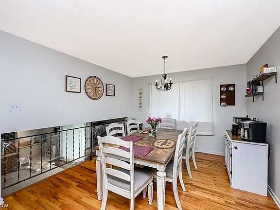 5th image of 12460 Amber Cir NW