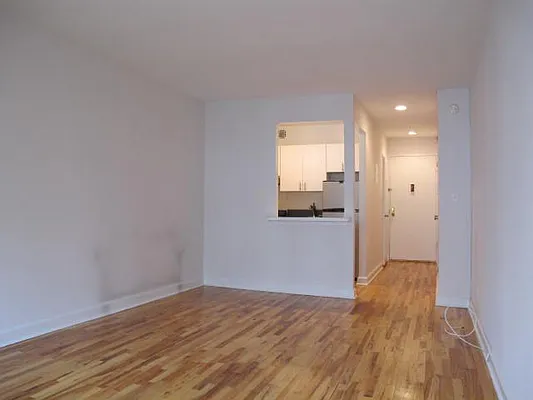 Rented by Metropolis Real Estate of Manhattan | media 21