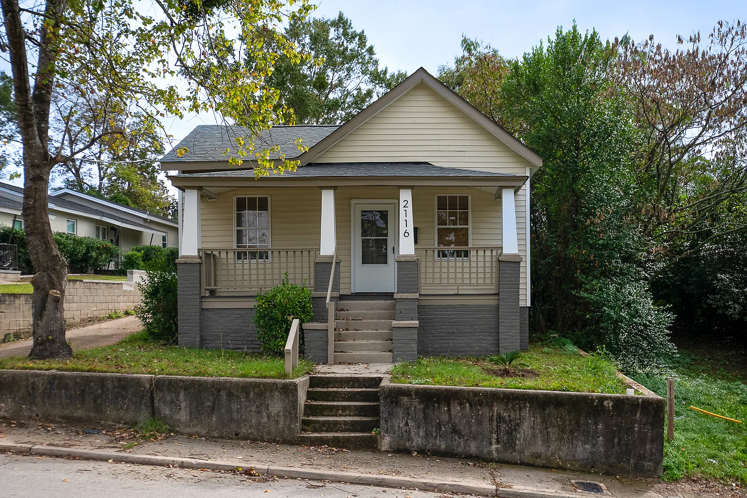 3 bed, 900 sqft, $2,395 — Photo 2