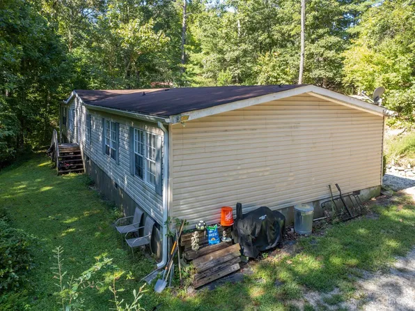 163 Coon Branch Trl, Hendersonville, NC 28791