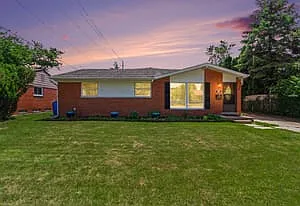 350 Hollywood Dr