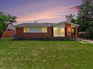 350 Hollywood Dr, Saline, MI 48176