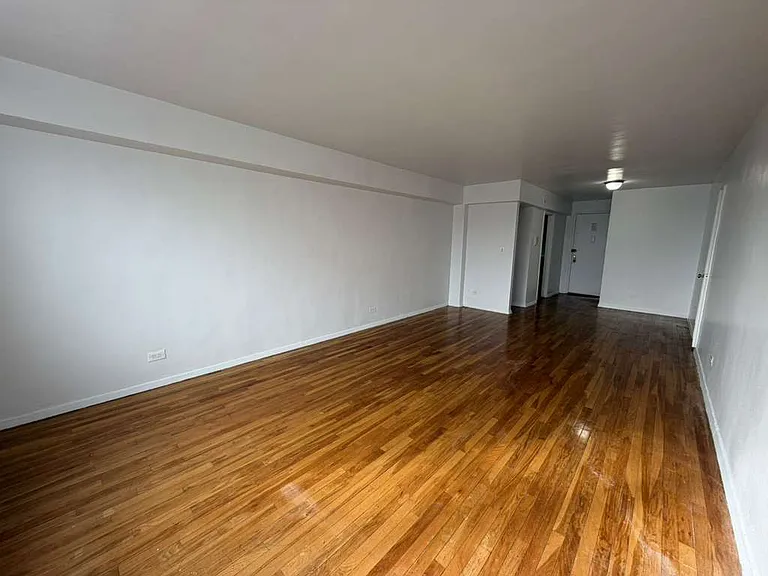 2170 University Ave #6R — Photo 8