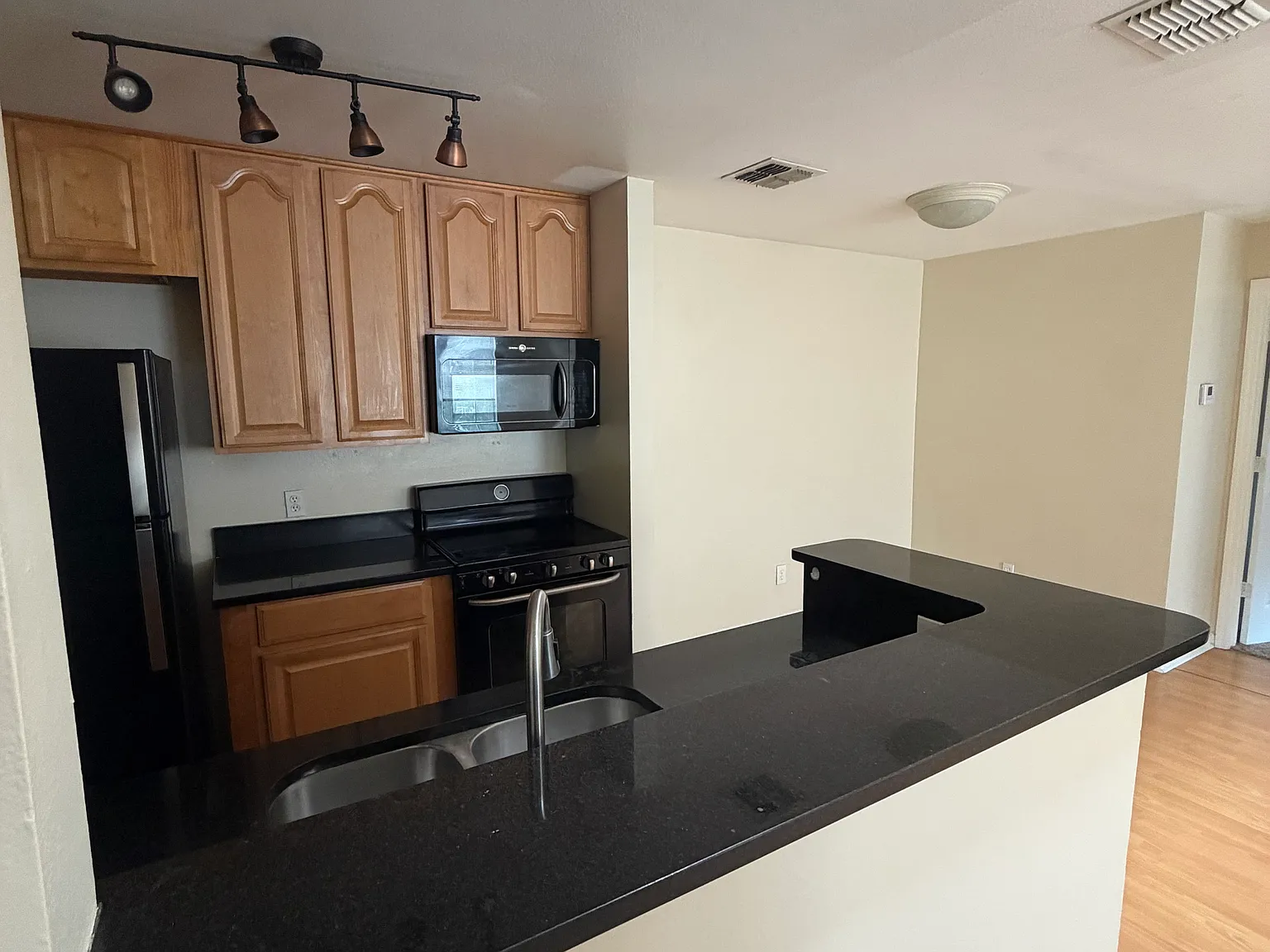 6130 Westgate Drive — Photo 4