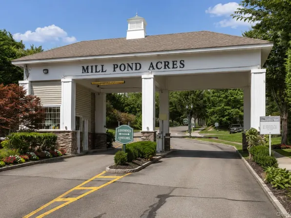 46 Miro Place #46, Port Washington, NY 11050