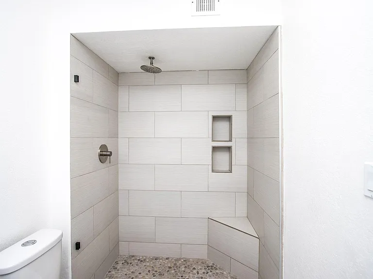 3102 E Clarendon Ave #207 — Photo 22