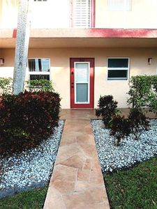 1030 W Country Club Dr #102, Pompano Beach, FL, 33063