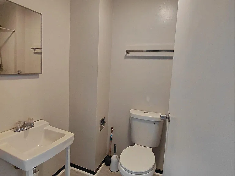 81 Franklin St #305 — Photo 8