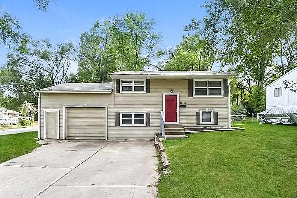 1st image of 18511 E Shoshone Dr