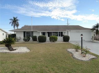 814 Fox Hills Dr, Sun City Center, FL 33573