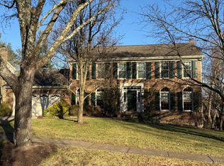 8223 Indian Trail Dr, Cincinnati, OH 45243