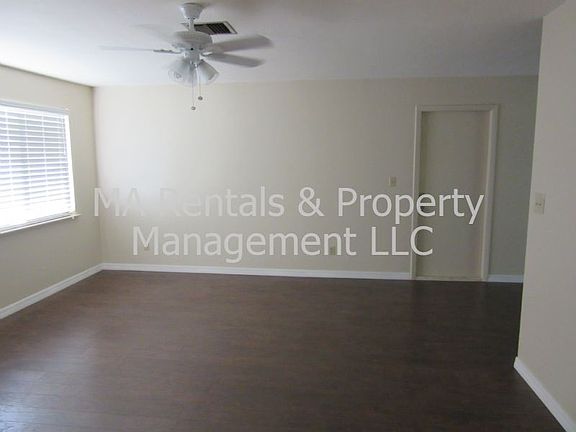 4th image of 421 Broadway Ave