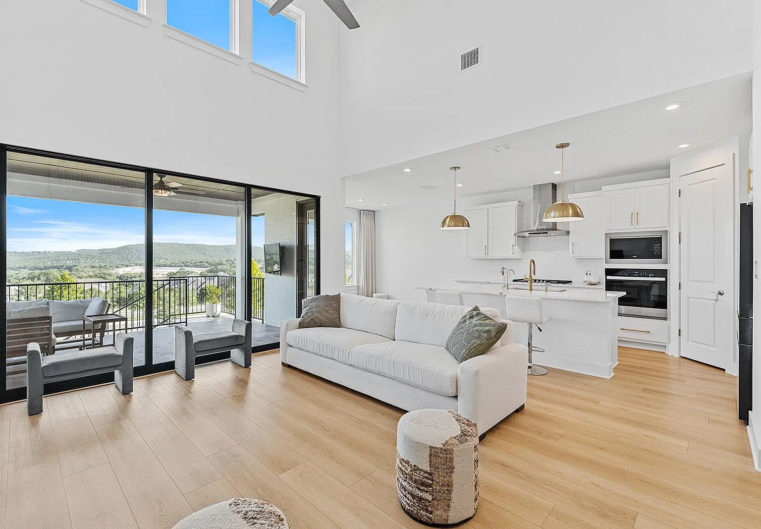 4 bed, 3.0 bath, 2959 sqft, $3,500 — Photo 3
