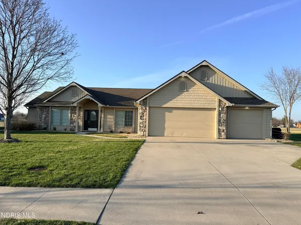 706 Briarwood Ln, Bryan, OH 43506