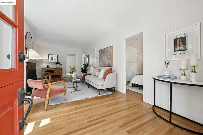 5373 James Ave — Photo 4