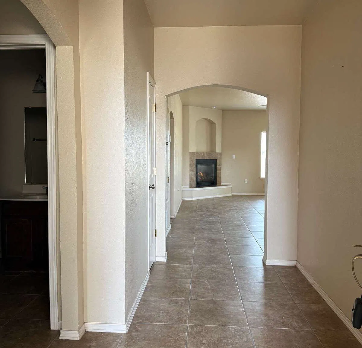 3 bed, 2.0 bath, 1528 sqft, $1,650 — Photo 3