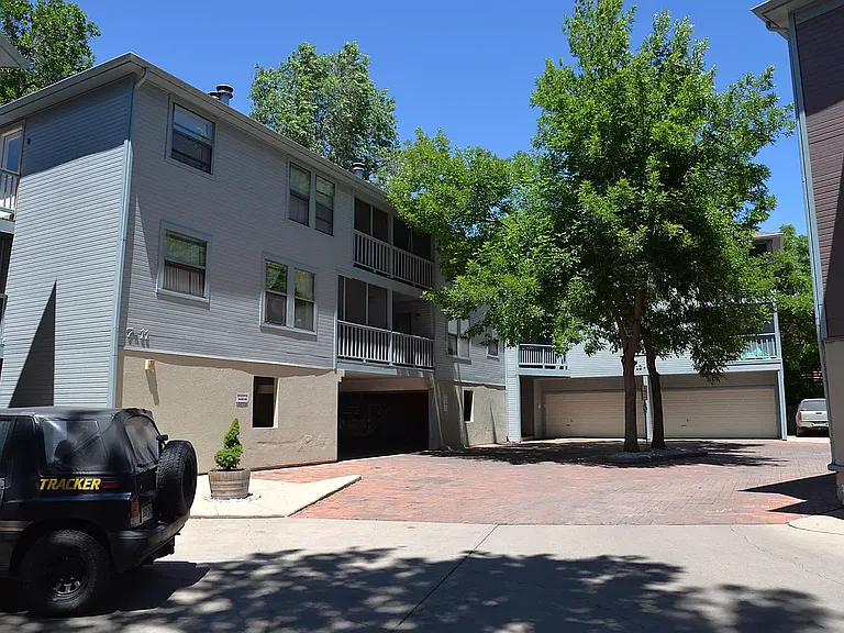 Elder Square — Photo 27