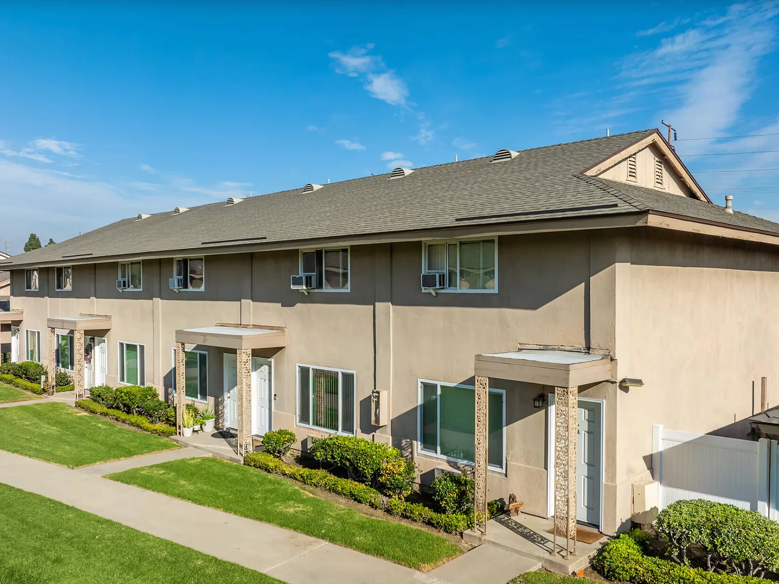 Monteclaire Apartments — Photo 4